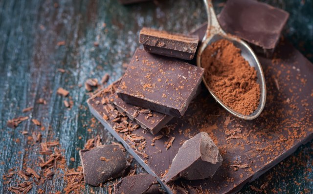 Redovno konzumirajte tamnu čokoladu: Reguliše rad srca, pritisak i šećer u krvi